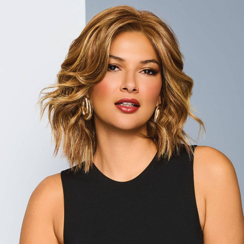 Steal The show short wavy golden-blonde wig with side-swept layers and textured fringe